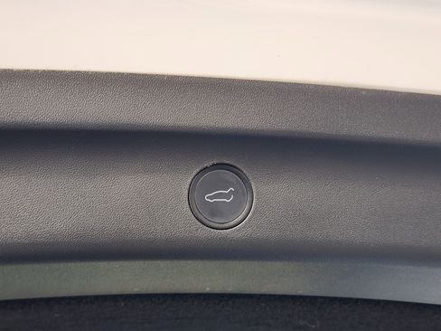 Used 2022 Tesla Model Y Performance AWD/4WD image 33