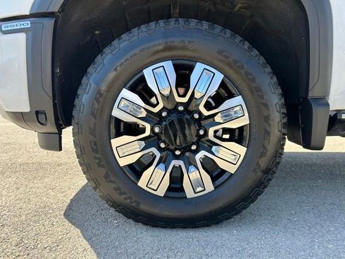 Used 2025 GMC Sierra 3500 Denali w/ Denali Reserve Package AWD/4WD image 14