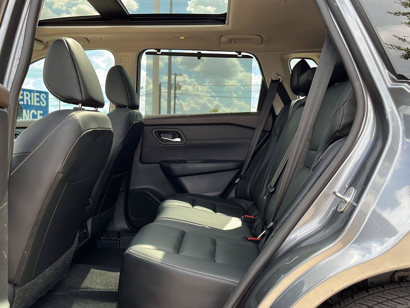 Used 2023 Nissan Rogue SL w/ SL Premium Package FWD image 12