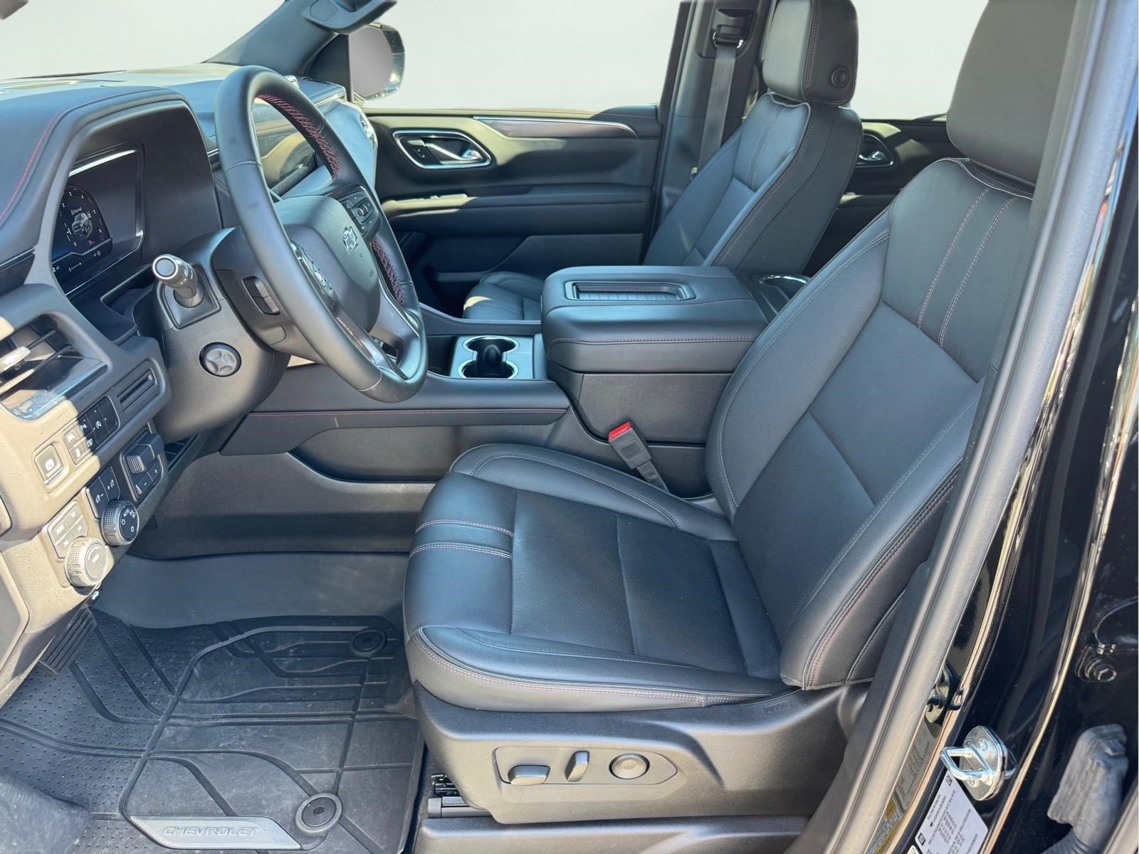 Used 2024 Chevrolet Tahoe RST w/ Luxury Package AWD/4WD image 6