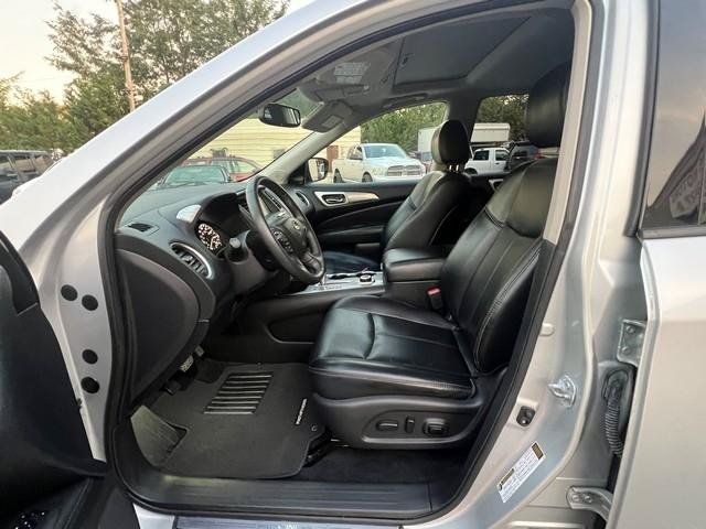 Used 2017 Nissan Pathfinder SL w/ SL Premium Package AWD/4WD image 10