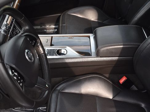 Used 2012 Jaguar XF R image 28