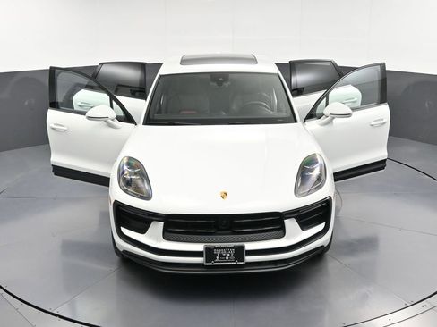 Certified 2023 Porsche Macan Turbo AWD/4WD image 32