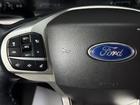 Used 2022 Ford Explorer XLT w/ Equipment Group 202A RWD image 32