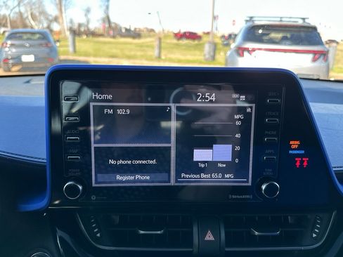 Used 2021 Toyota C-HR XLE image 11