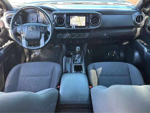 Used 2017 Toyota Tacoma TRD Sport w/ Tow Package image 4