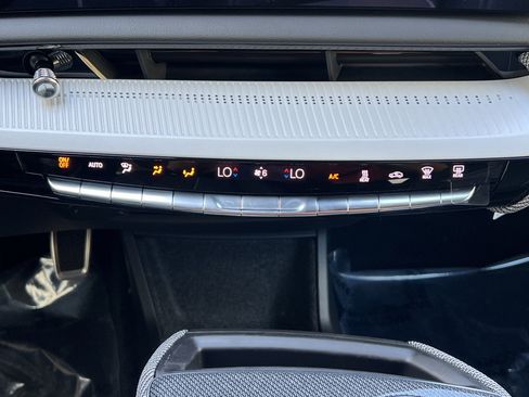 New 2025 Cadillac Optiq Sport 2 image 31