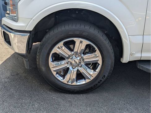 Used 2019 Ford F150 Lariat w/ Equipment Group 502A Luxury AWD/4WD image 27