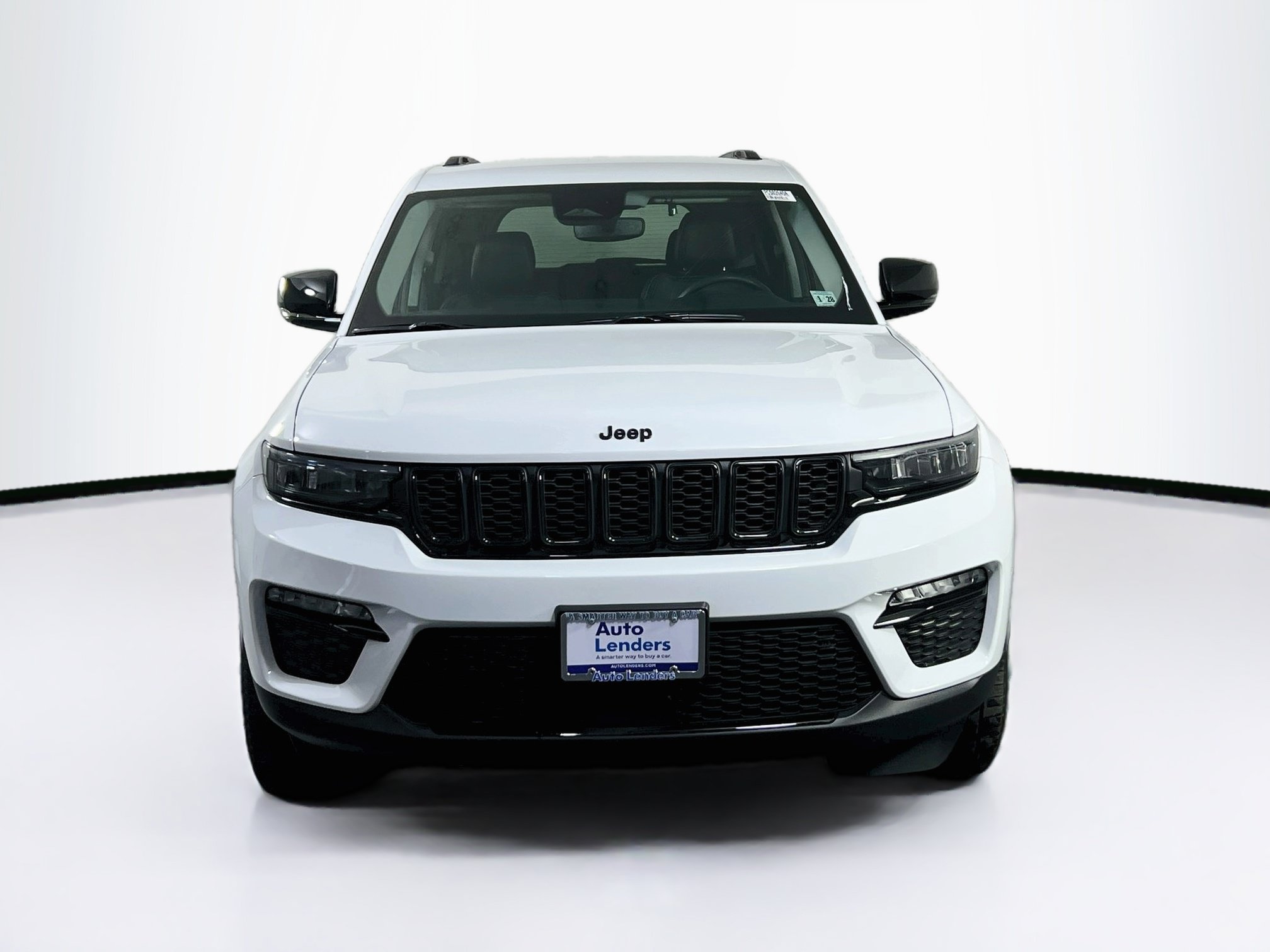 Used 2023 Jeep Grand Cherokee Limited w/ Black Appearance Package AWD/4WD image 2