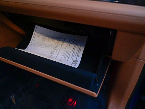 Used 2023 Bentley Bentayga image 62