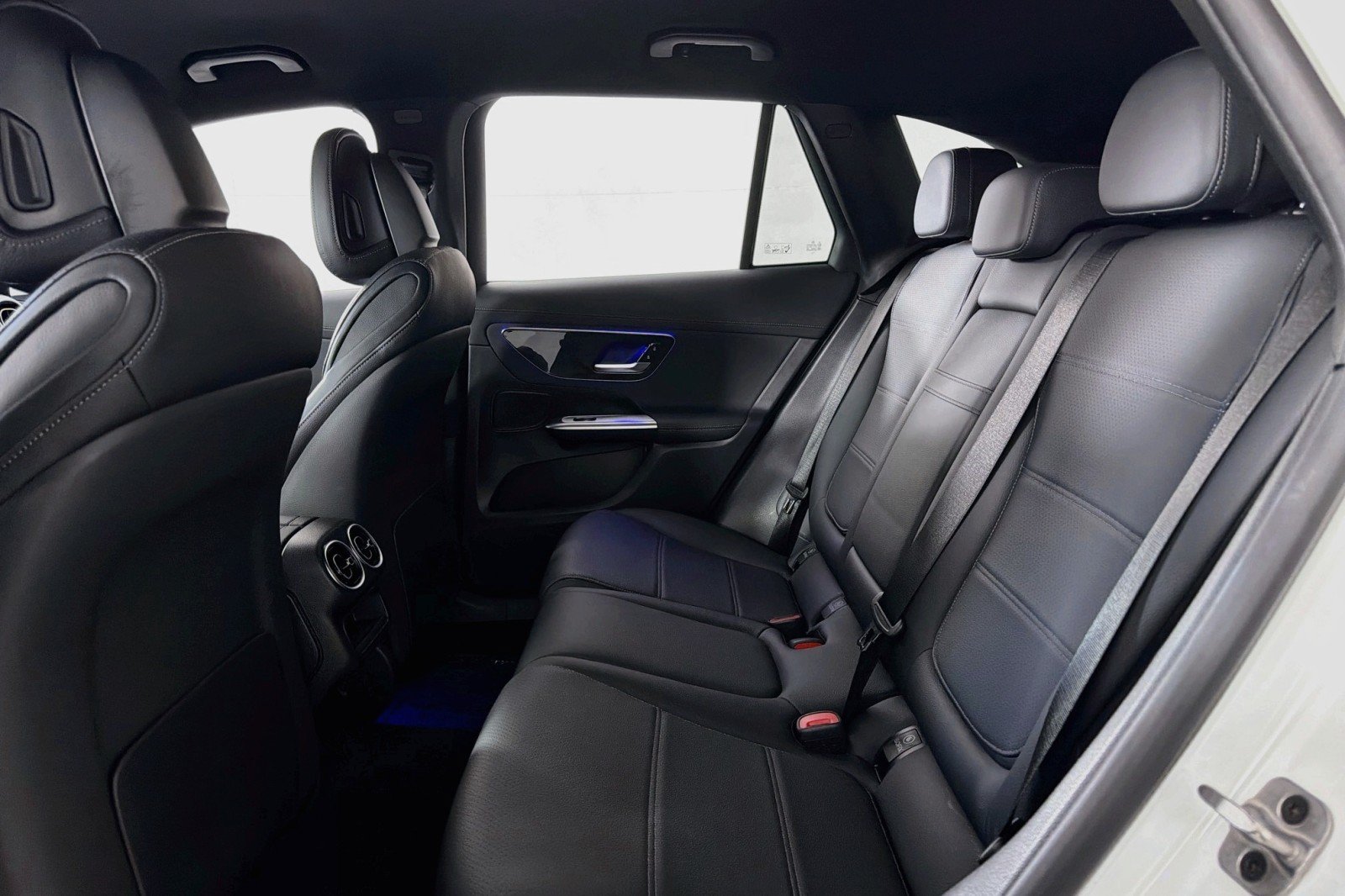 Certified 2025 Mercedes-Benz GLC 350e 4MATIC image 9