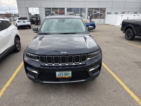 Used 2023 Jeep Grand Cherokee Limited image 7