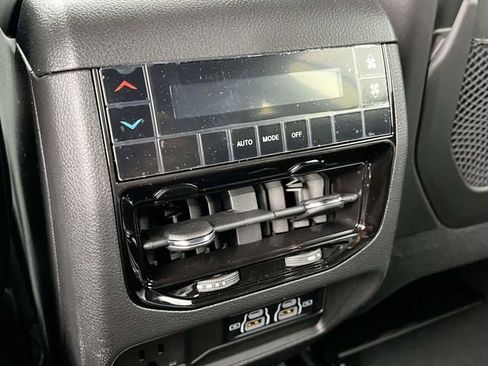 New 2025 Jeep Grand Cherokee L Laredo AWD/4WD image 17