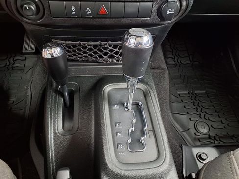 Certified 2017 Jeep Wrangler Unlimited Sport AWD/4WD image 19