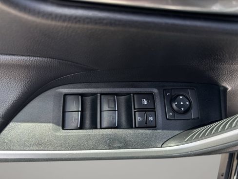 Used 2024 Toyota RAV4 XLE FWD image 15