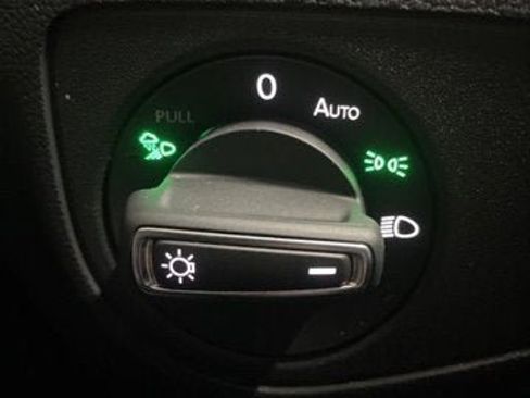 Certified 2023 Volkswagen Atlas Cross Sport SE image 24