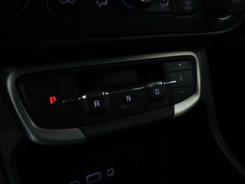 Used 2024 GMC Terrain SLT AWD/4WD image 25