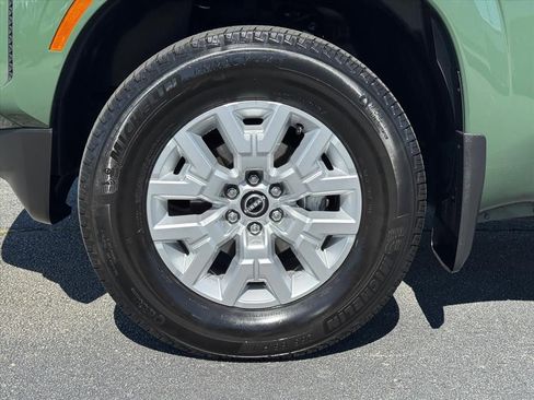 Certified 2024 Nissan Frontier SV w/ SV Convenience Package image 9