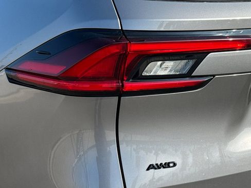 Used 2025 Toyota Grand Highlander AWD image 28