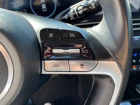 Used 2023 Hyundai Elantra Limited image 28