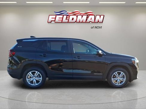 Used 2024 GMC Terrain SLE AWD/4WD image 7