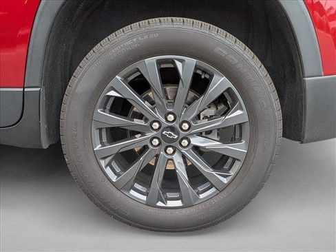 Used 2022 Chevrolet Traverse RS image 21