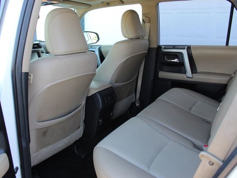 Used 2014 Toyota 4Runner SR5 Premium image 22