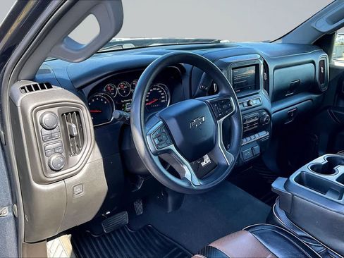 Used 2021 Chevrolet Silverado 1500 Custom Trail Boss AWD/4WD image 2