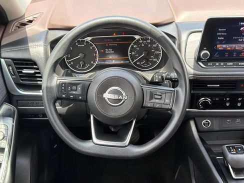 Used 2023 Nissan Rogue S FWD image 23