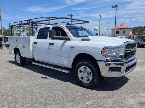 Used 2022 RAM 2500 Tradesman w/ Chrome Appearance Group AWD/4WD image 2