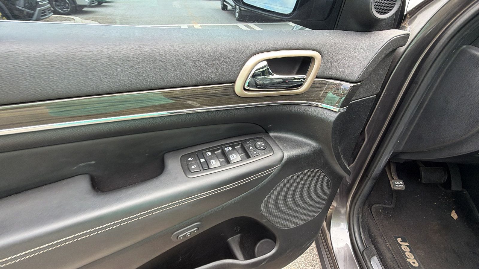 Used 2014 Jeep Grand Cherokee Overland w/ Advanced Technology Group RWD image 15