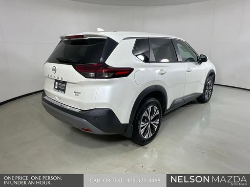 Used 2022 Nissan Rogue SV FWD image 6