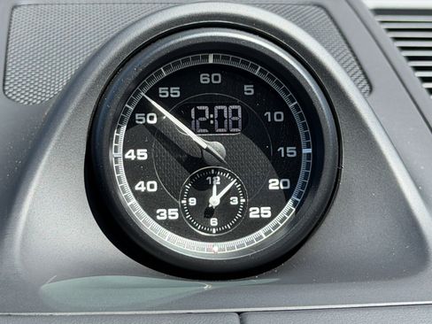 Certified 2025 Porsche Macan GTS image 26