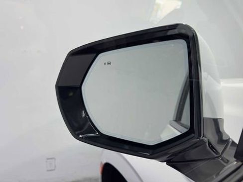 Used 2023 GMC Yukon XL SLT w/ SLT Premium Package RWD image 11