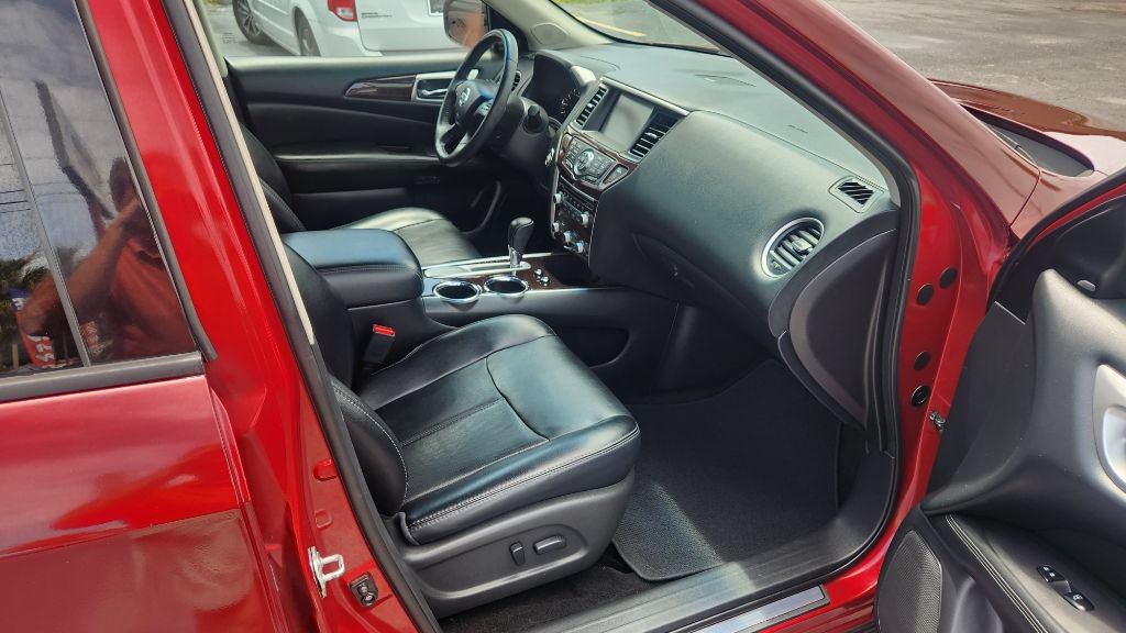 Used 2016 Nissan Pathfinder Platinum FWD image 19