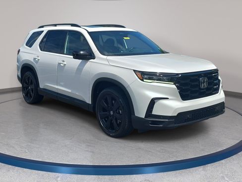 Used 2025 Honda Pilot Black Edition image 3