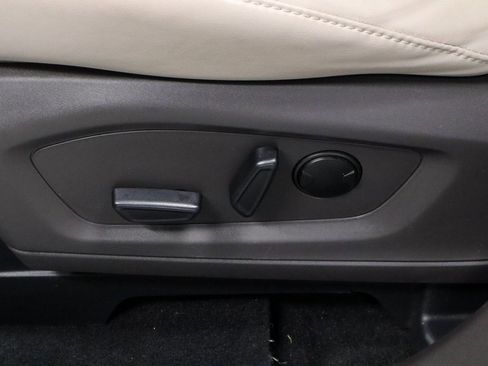 Certified 2023 Ford Explorer Platinum w/ Class IV Trailer Tow Package image 29