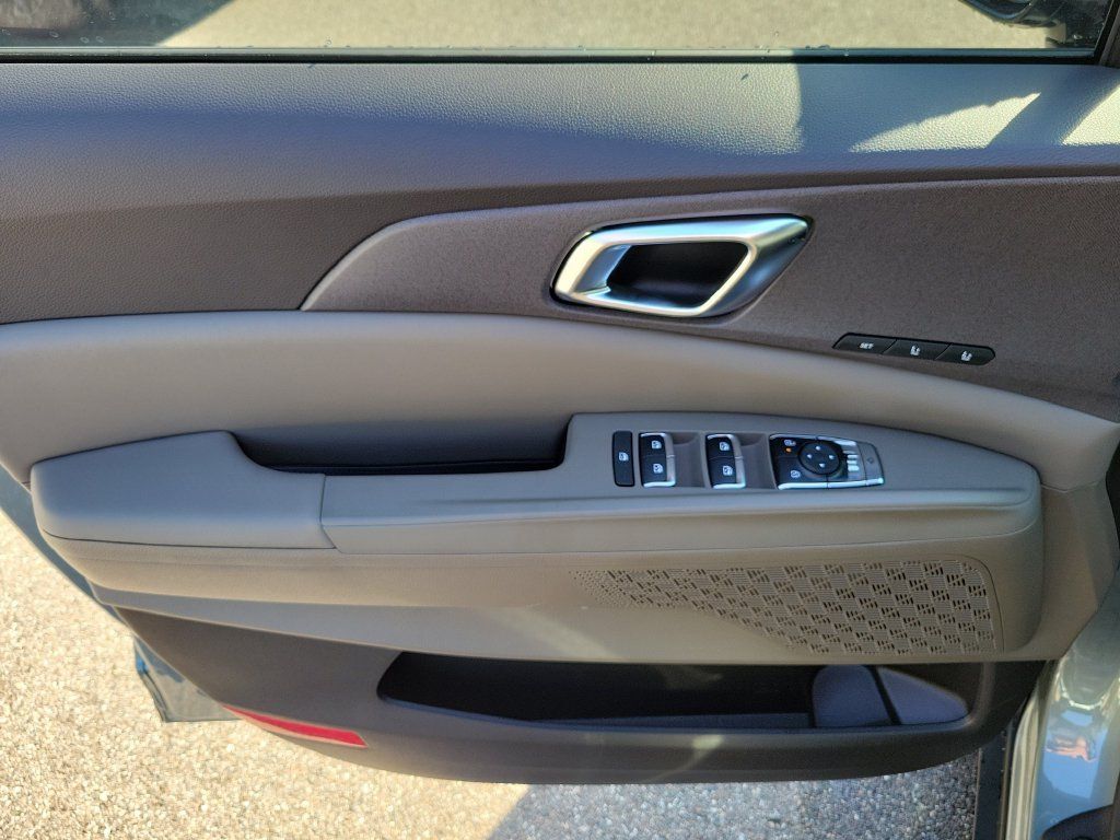 New 2027 Kia Carnival EX FWD image 20