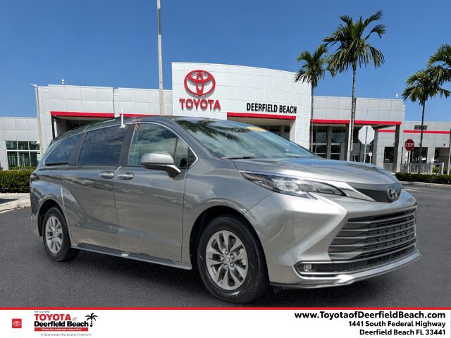 Certified 2026 Toyota Sienna XLE FWD image 1