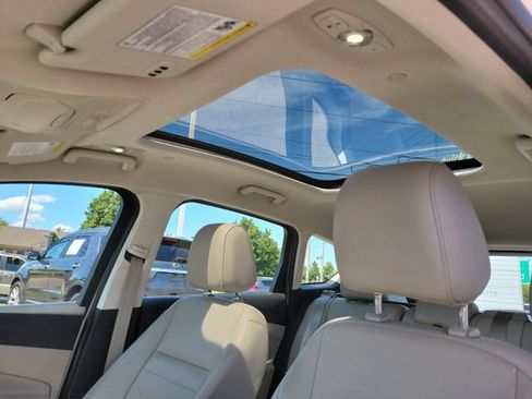 Used 2014 Ford C-MAX Energi SEL w/ Equipment Group 302A FWD image 19