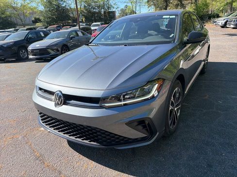 Used 2025 Volkswagen Jetta Sport image 1