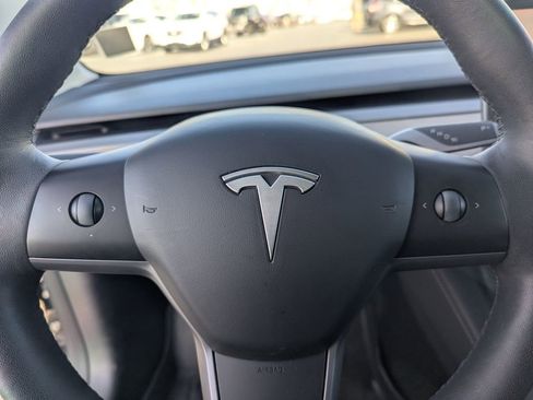 Used 2023 Tesla Model 3 Standard Range image 19