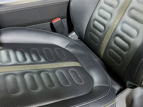 Used 2025 Rivian R1S Adventure image 19