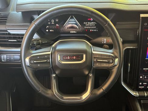 Used 2024 GMC Acadia Elevation w/ Luxury Package FWD image 4