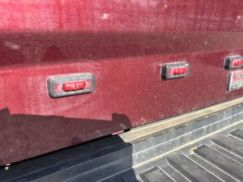Used 2016 GMC Sierra 2500 SLT w/ All-Terrain HD Package AWD/4WD image 12