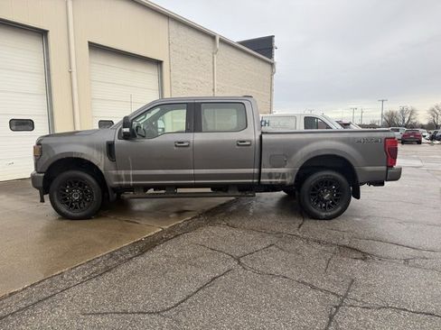 Used 2022 Ford F350 Lariat w/ Black Appearance Package image 3