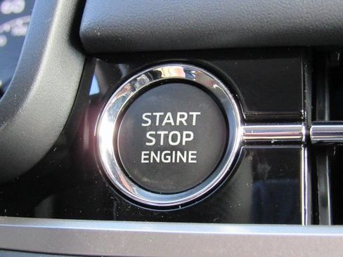 New 2026 Mitsubishi Outlander SE image 18