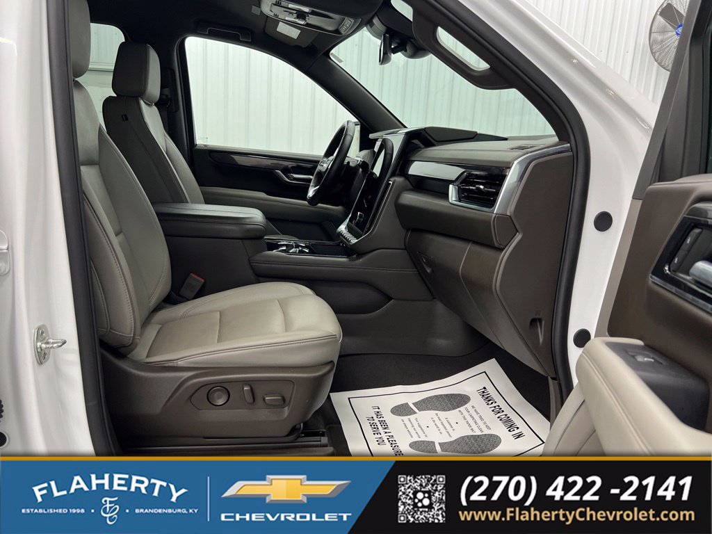 Used 2025 GMC Yukon XL Elevation AWD/4WD image 15