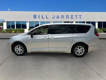 Used 2024 Chrysler Pacifica Touring-L