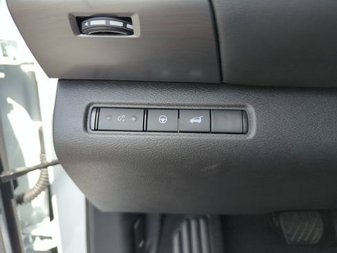 Certified 2026 Nissan Pathfinder SL w/ SL Premium Package FWD image 43